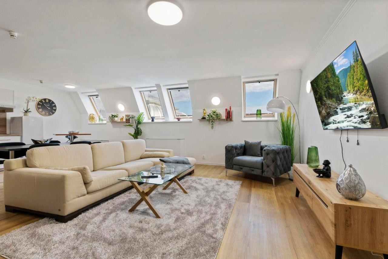 Family Hub In Centre Lägenhet Bratislava Exteriör bild